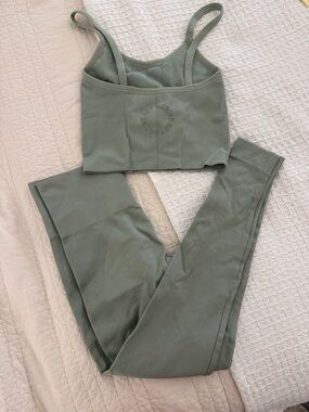 Set Active Sage Green Ribbed- Crop Tank & Leggings